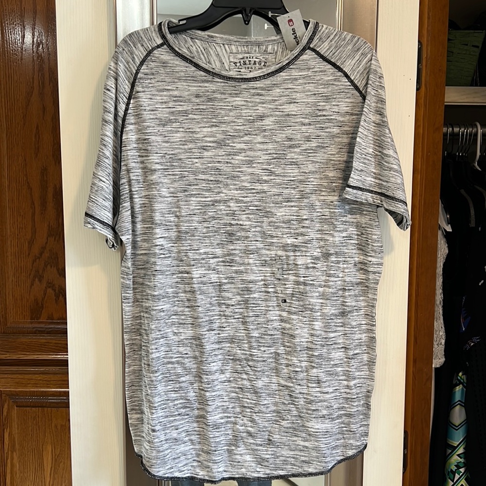 Buckle BKE Vintage Upland Tee Shirt very soft